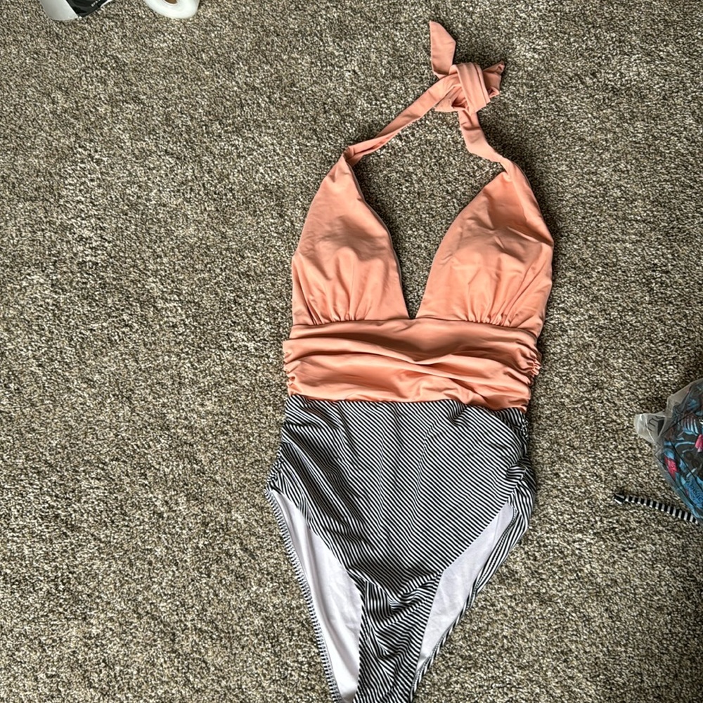 Medium CUPSHE , never worn but no tags one piece swim suit